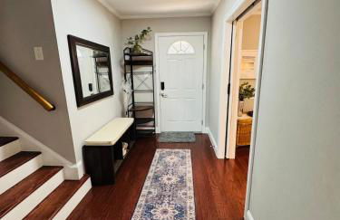 Bright Home for Family and Groups with Patio - Foto 12