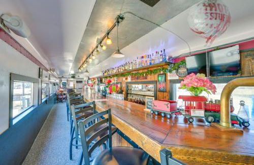 Couples Escape in Railcar, 13 Mi to Mount Rainier! - Photo 29