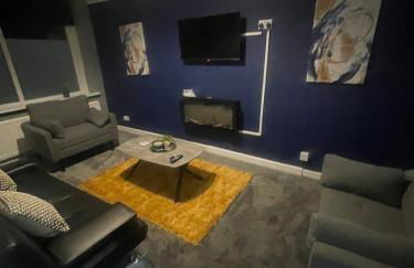 Affordable Luxury 3 Stunning Two Bed Apartment Sunderland close to City centre Hospital Crown Works Studio and Nissan - Foto 1