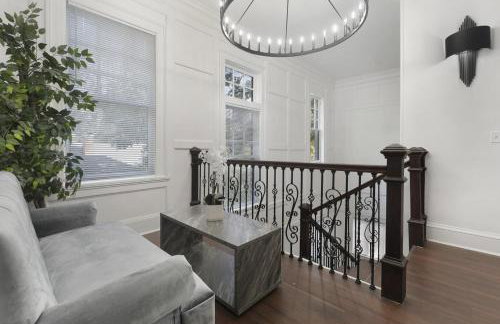 Family-Friendly 5BR | Sleeps 15 | 3 mins Downtown! - Foto 48