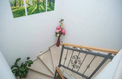 Beautiful Home In Zagvozd With Sauna - Foto 18