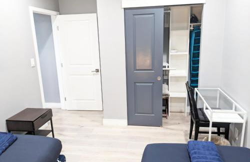 Lucky Charm 4 Bedroom Mid-City Apartment - Photo 27