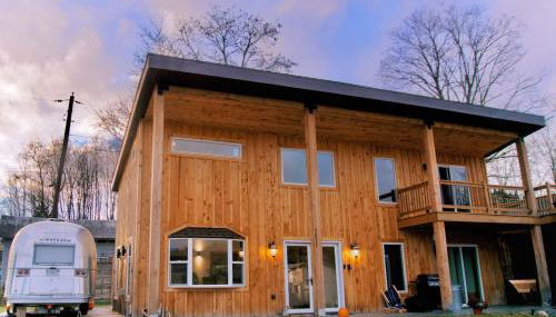 Secluded Private Retreat with Cabin & Vintage Airstream - Foto 2