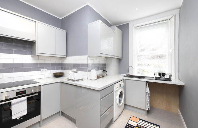 JOIVY Charming 1-Bed Ap Near Leith Links W/ Patio - Foto 6