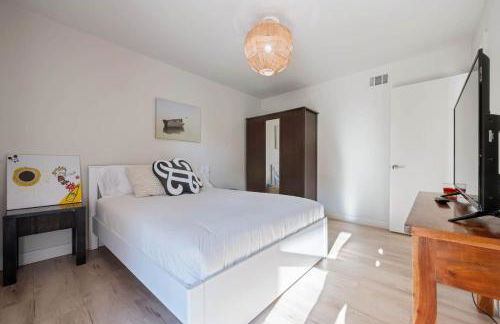 Middlebury Heights with Pool - Foto 20