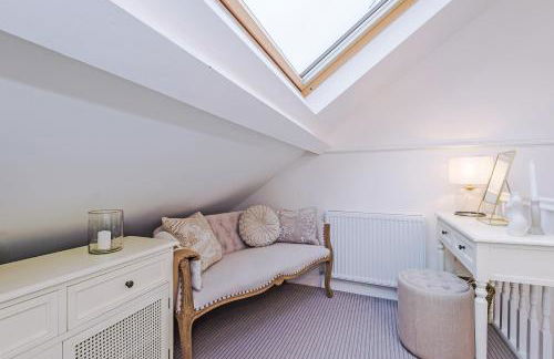 Country Charm Cottage Sleeps 4 & Free Parking - Photo 36