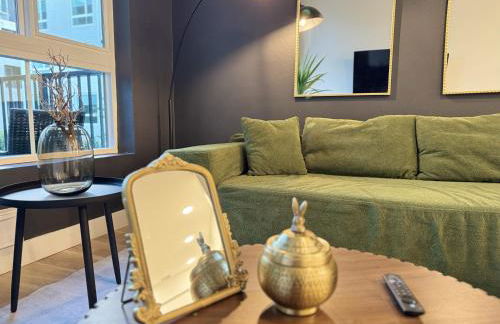 Luxe Deco Haven with Pool, Gym & Parking Close to Disneyland - Foto 64