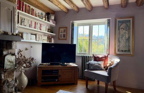 Charming Escape - Dog-Friendly Writer's Stone Cottage in the Stroud Valleys - Photo 2