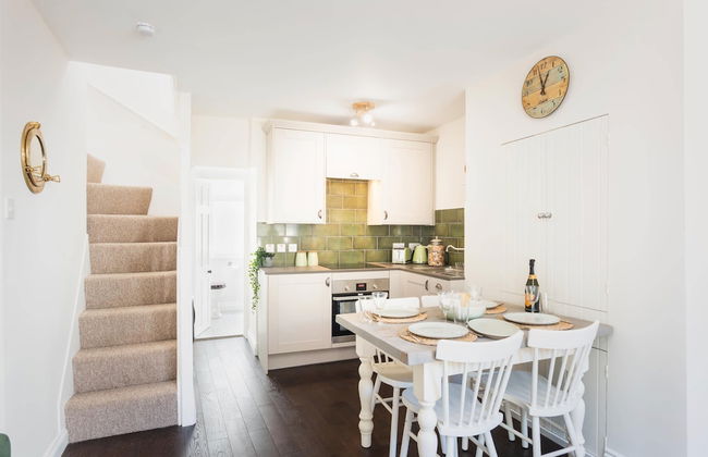 Host Stay Coombe Cottage - Foto 8