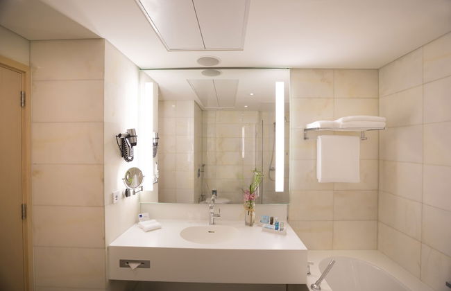 Aparthotel Adagio Abu Dhabi Al Bustan - Photo 35