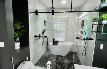 Charming 2BR 2BA 10 min DT Airport by LSP Homes - Foto 31