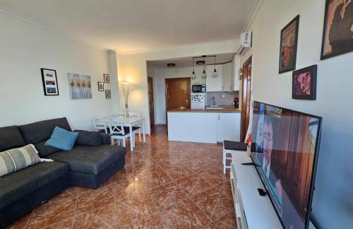 La Roca-Mediterráneo Views, 8th Floor-New Kitchen- POOL- Parking-Air Conditioning, Ceiling Fans & Free WIFI - Foto 4