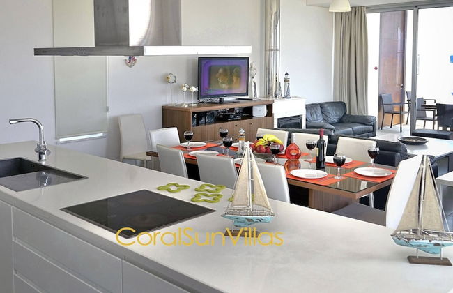 Blue - Beach Front Spectacular Villa Sleeps 10 - Foto 13