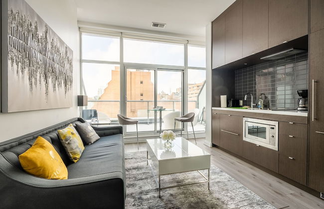 Charming Yorkville Condos - Photo 18