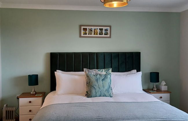 Relax With Amazing Views! 1-bed Studio in Tegryn - Foto 5