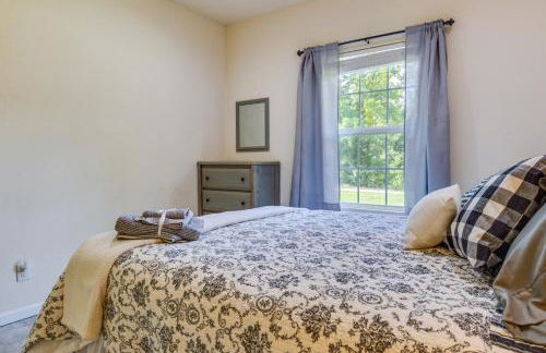 Charming Gravois Mills Escape with Private Backyard! - Foto 19