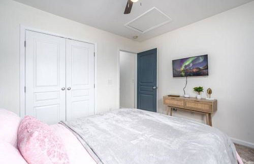 Duke 10 Min Away 3 Bedroom - Photo 40