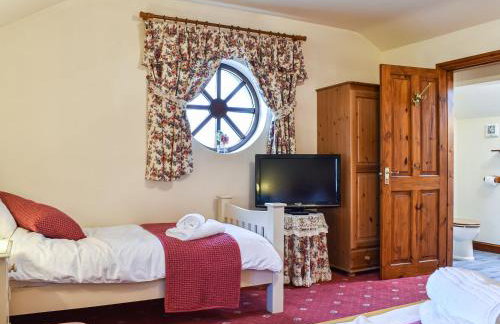 Priory Barn - Photo 14