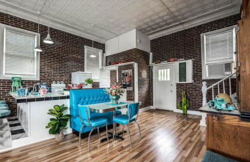 Guthrie's Historic Firehouse - Photo 7