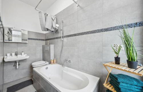 Wupper Home I, Top Lage Ideal für Geschäftsleute, Monteure, Familien, 3 Zimmer, Smart-TV - Foto 10