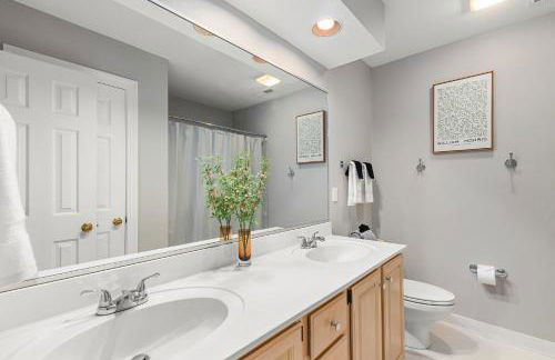 HotTub, FirePit, Basketball, 15 Min To Sedgefield - Photo 57