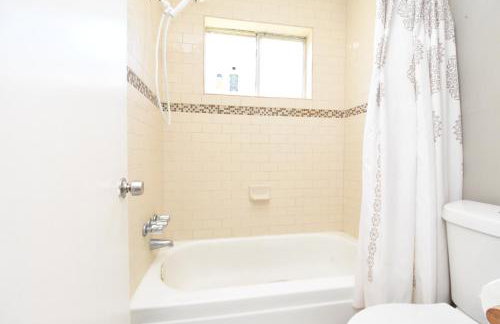 10 Minutes from IAH and Mall, Newly Rehabbed - Foto 37