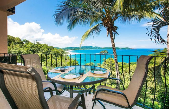 Beautiful Condo in Peaceful Cliffside Location with a Private Balcony & Stunning Ocean and Mountain Views - Foto 38