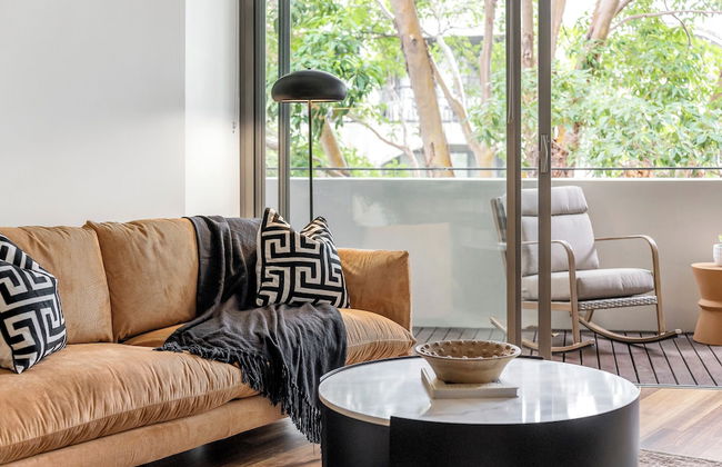 Crown Street Apartments by Urban Rest - Photo 25