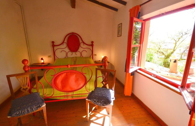 Spacious Home With Shared Pool - Photo 3