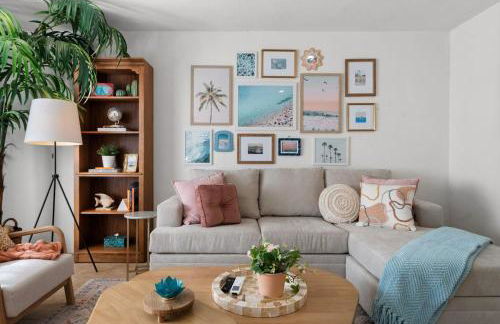 The Palm House by Coastline Vacation Rentals - Foto 1