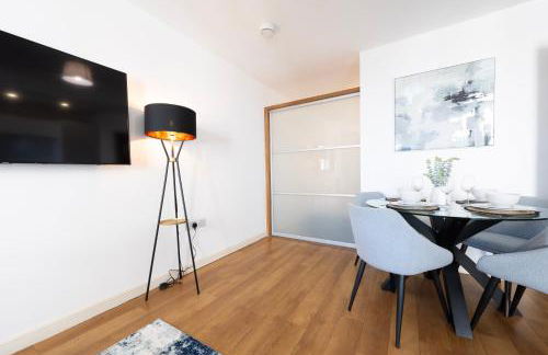 1BR River Retreat - Sleeps 4 - Parking - Foto 31