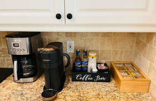 Piccadilly Beach House - Beautiful Updated Home, Private Pool, Minutes from Downtown 5th Ave & Beaches!!! - Foto 15