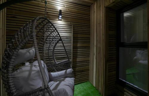 Cozy Vibes Refined 2BR Flat - Photo 22