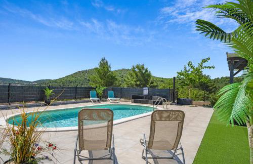 Villa VERONICA with CINEMA PROJECTOR by the HEATED POOL and JACUZZI - Foto 18