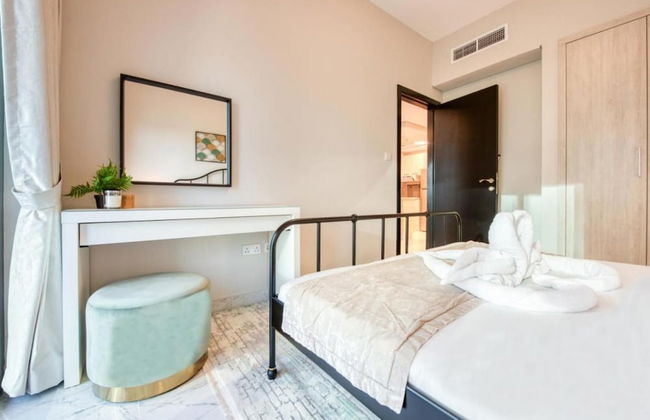 Elite LUX Holiday Homes - Stylish 1 BR Pool World Class Gym in Dubai South - Photo 24