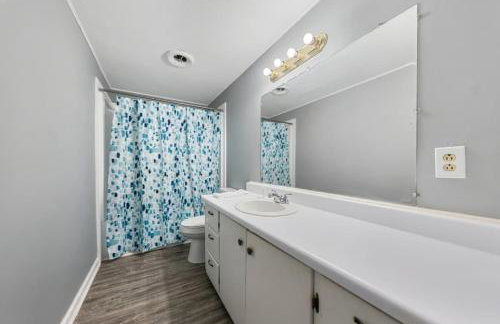 Dual Delight Stylish Duplex 2-Unit Home - Foto 15