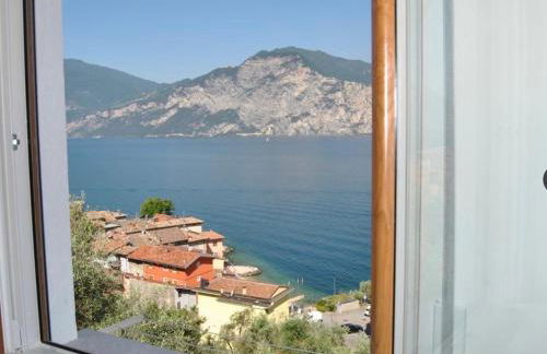 ROMANTICO APPARTAMENTO a CASSONE DI MALCESINE - Foto 1