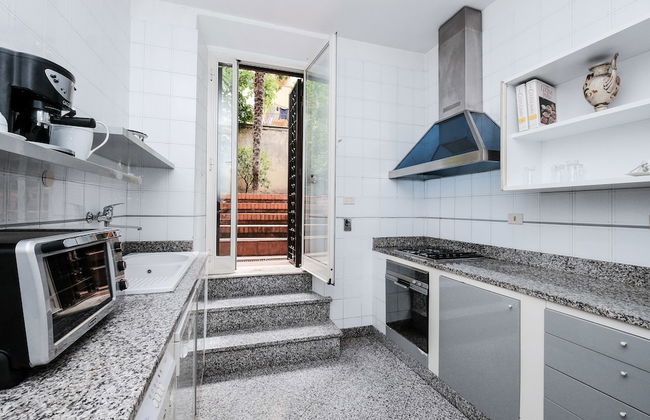 Lush Garden Steps Away from Great Park - Foto 13