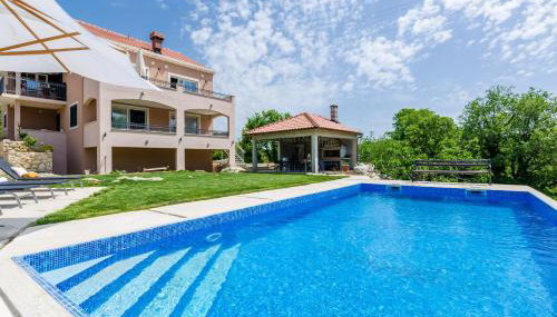 Villa Majkovica - 4 Bedroom Villa with Private Pool & En-Suite Bathrooms & Parking - Foto 1, Garden view