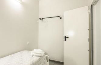 College Suites - Photo 39