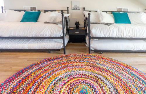 Magnolia on the Park Spacious 4BR ABODEbucks - Photo 40