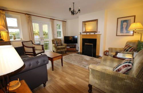 Vine Cottage - Photo 2