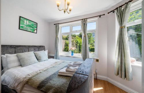 Wimbledon Town Centre Garden Apartment with private parking - Sleeps 5 - Foto 2