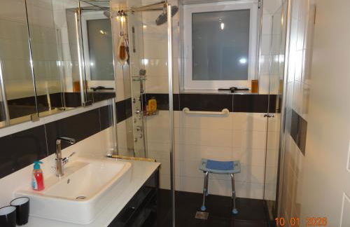 Kleine Einliegerwohnung- komfort Home! - Foto 9