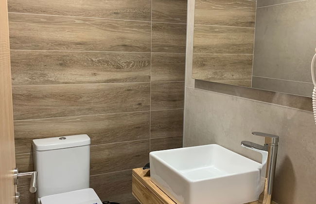 Ohasis Boutique Suites - Photo 36