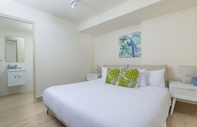 Surfside Beachfront Suites by Playa Caracol Resorts - Foto 80