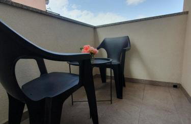 City heaven,self check in, with free parking - Foto 22