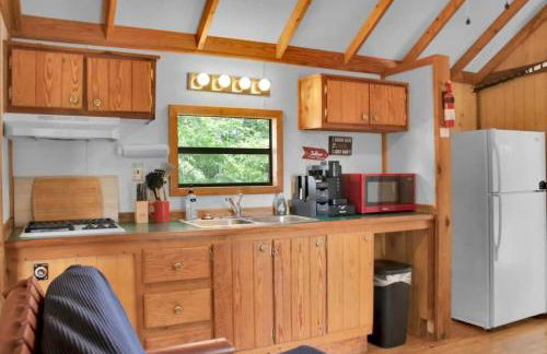 Homey Cabin in Bloomington with Views - Foto 8