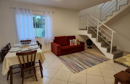 Casa confortável pertinho da praia com garagem e quintal - Foto 40