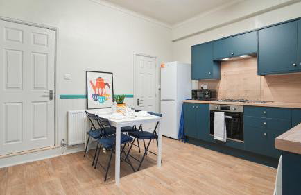 Treeton - Brand New 3 Bed House, FREE Parking & Great for Groups - Hosted by Stay Host Save - Photo 13